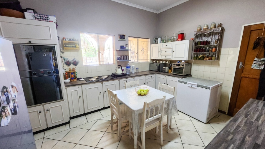 4 Bedroom Property for Sale in Wilkoppies North West